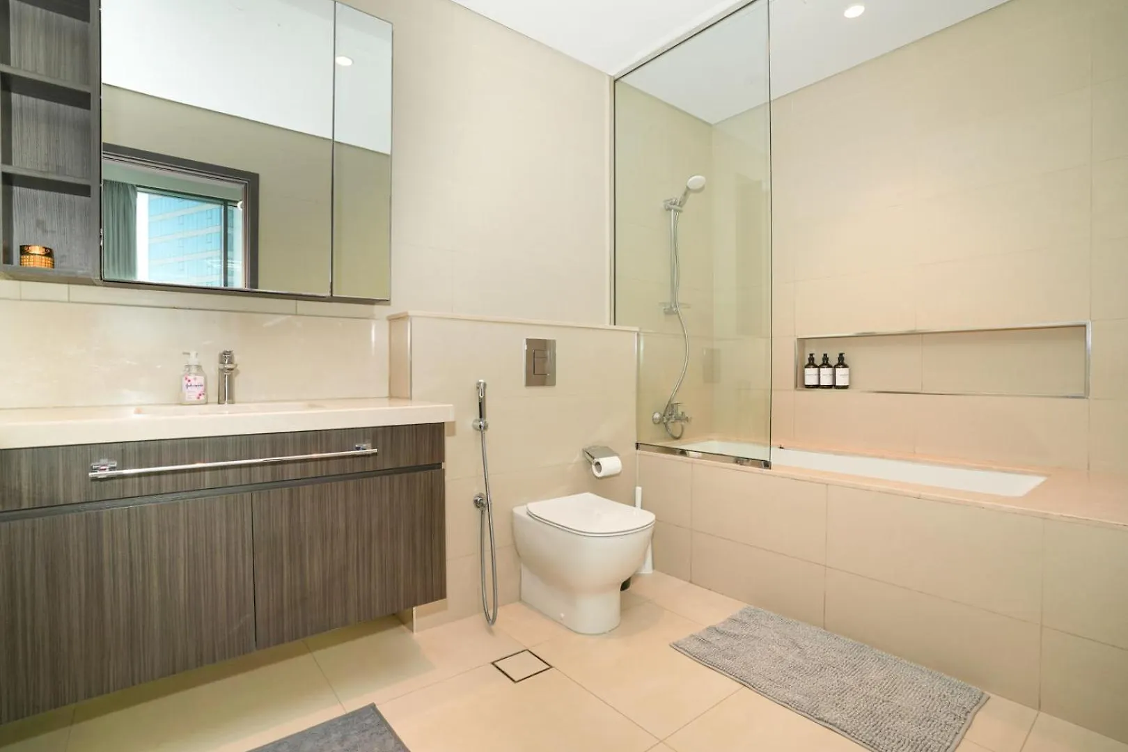 Downtown Luxury, Direct Access To The Dubai Mall
