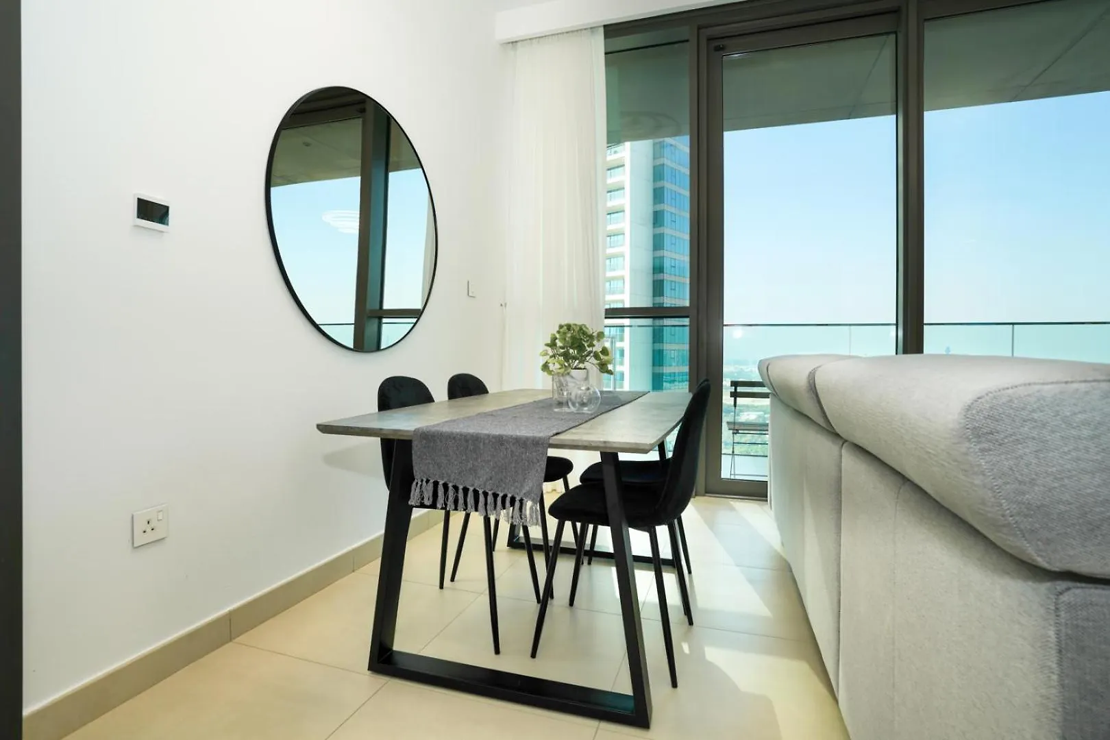 Downtown Luxury, Direct Access To The Dubai Mall Apartment